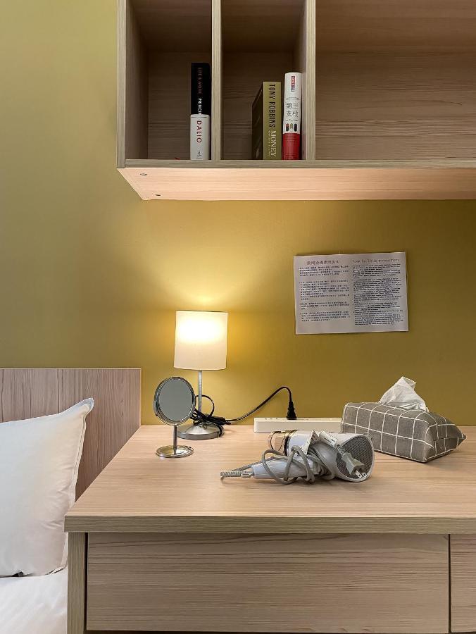 Adagio Hostel Taichung Exteriör bild