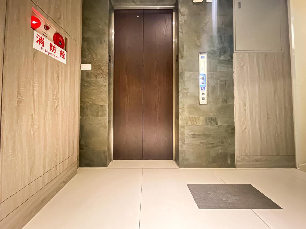 Adagio Hostel Taichung Exteriör bild